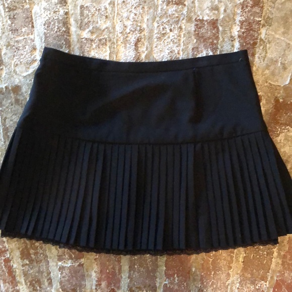 BCBG black skirt - Picture 4 of 4